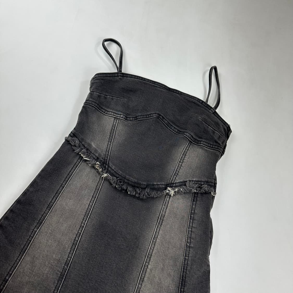 유즈  BUSTIER ROUGH CUTTING 데님 드레스 탑 상품이미지8