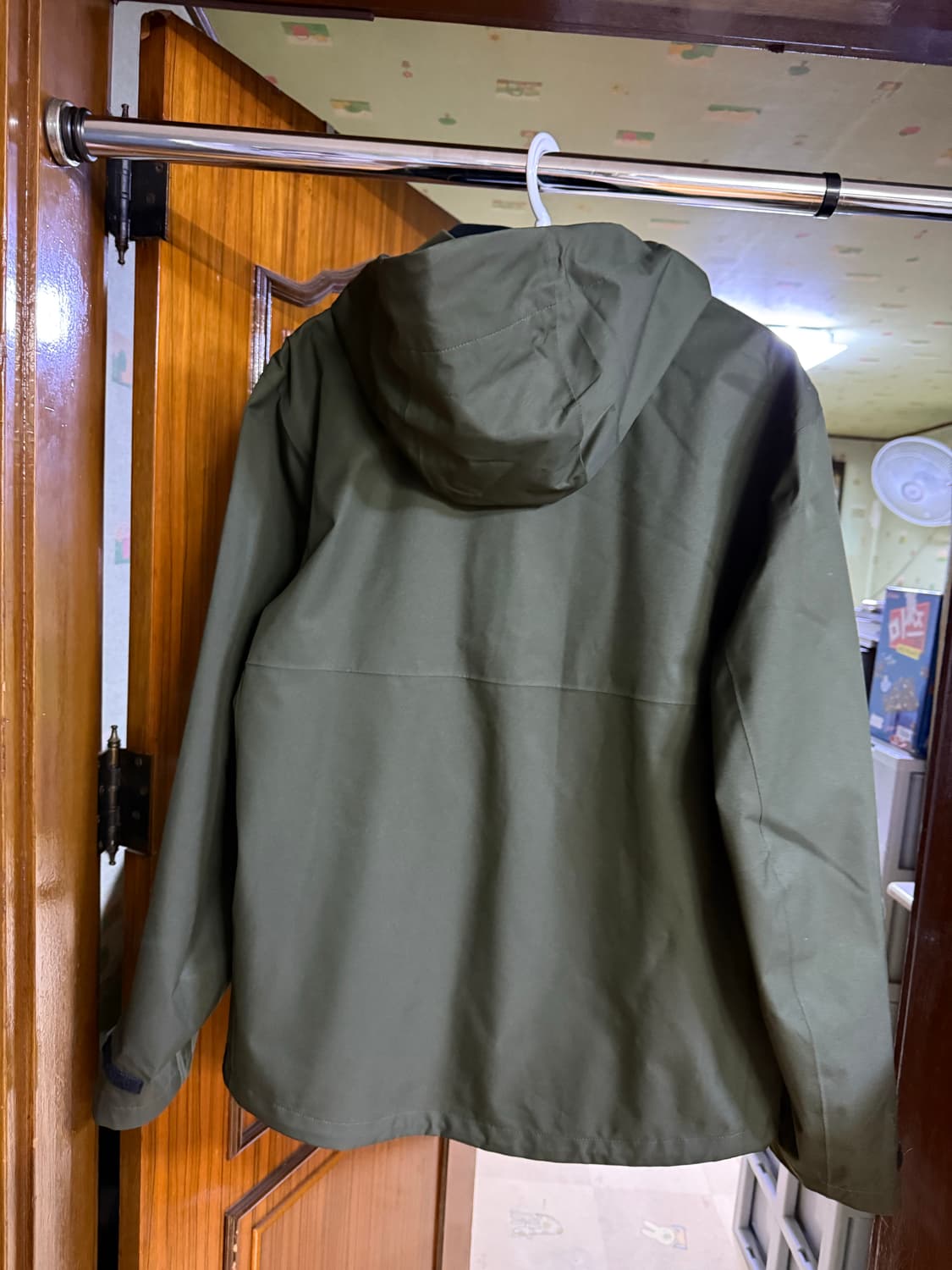 안냐세요 폴로 카키 바람막이 L판매합니다(정품)(진짜진짜이쁨)(sss급) 상품이미지4