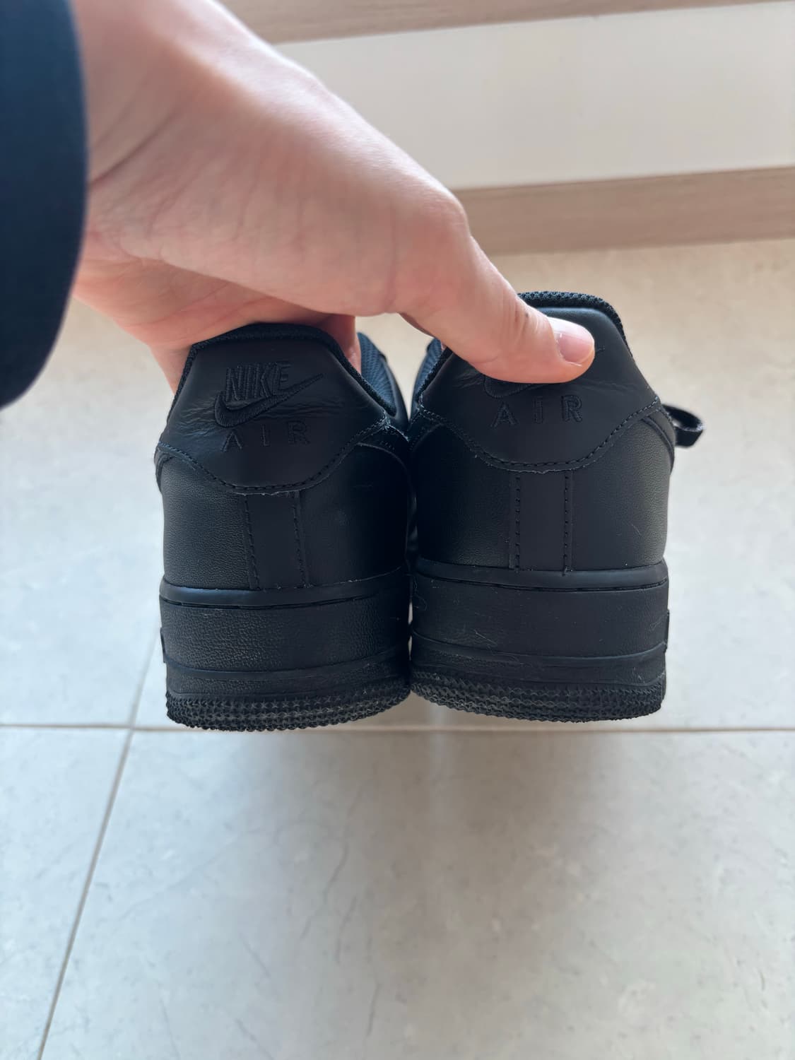 나이키 에어포스 1 '07 올블랙 280 상품이미지4