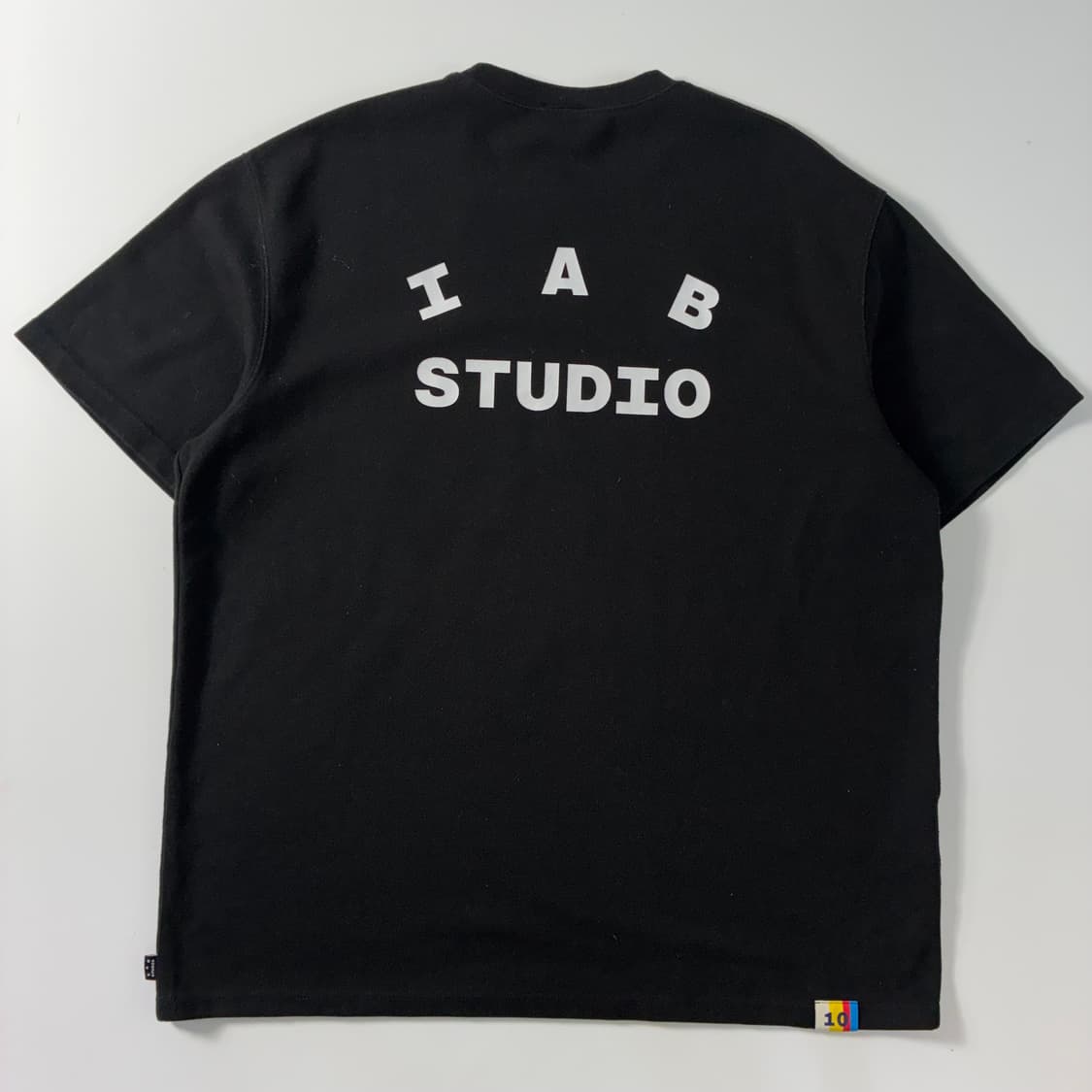 IAB studio  아이앱 스펠아웃 블랙 반팔 티셔츠  상품이미지2