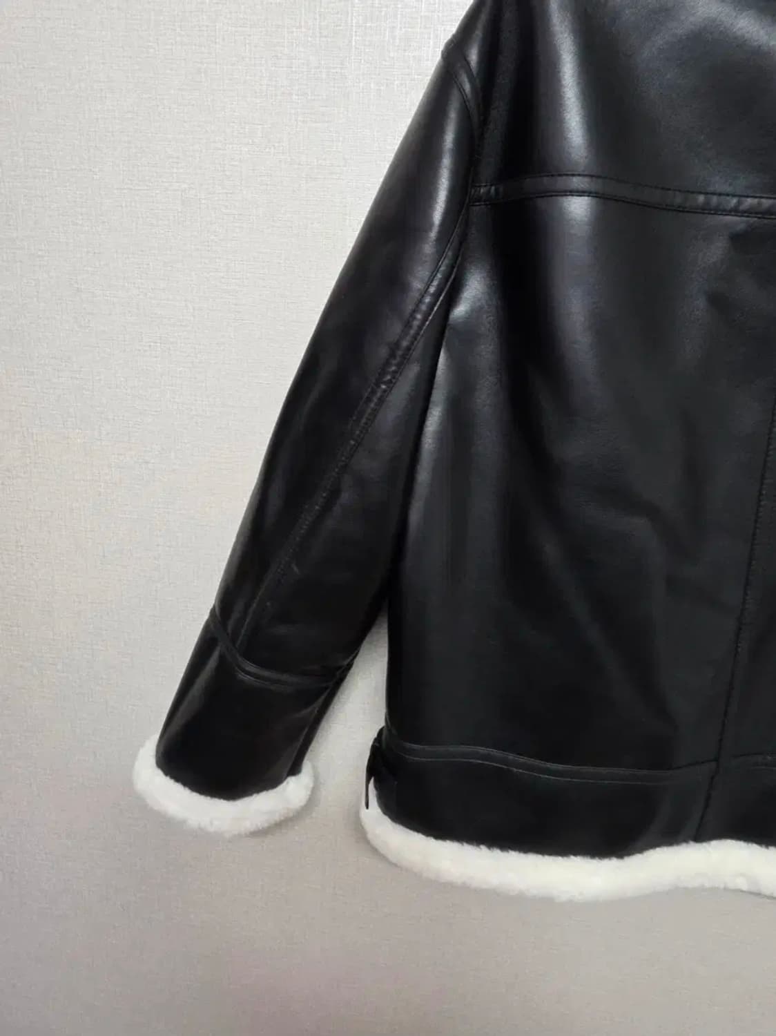 LEFT 블랙 무스탕 퍼 가죽 자켓 사이즈  105 상품이미지4