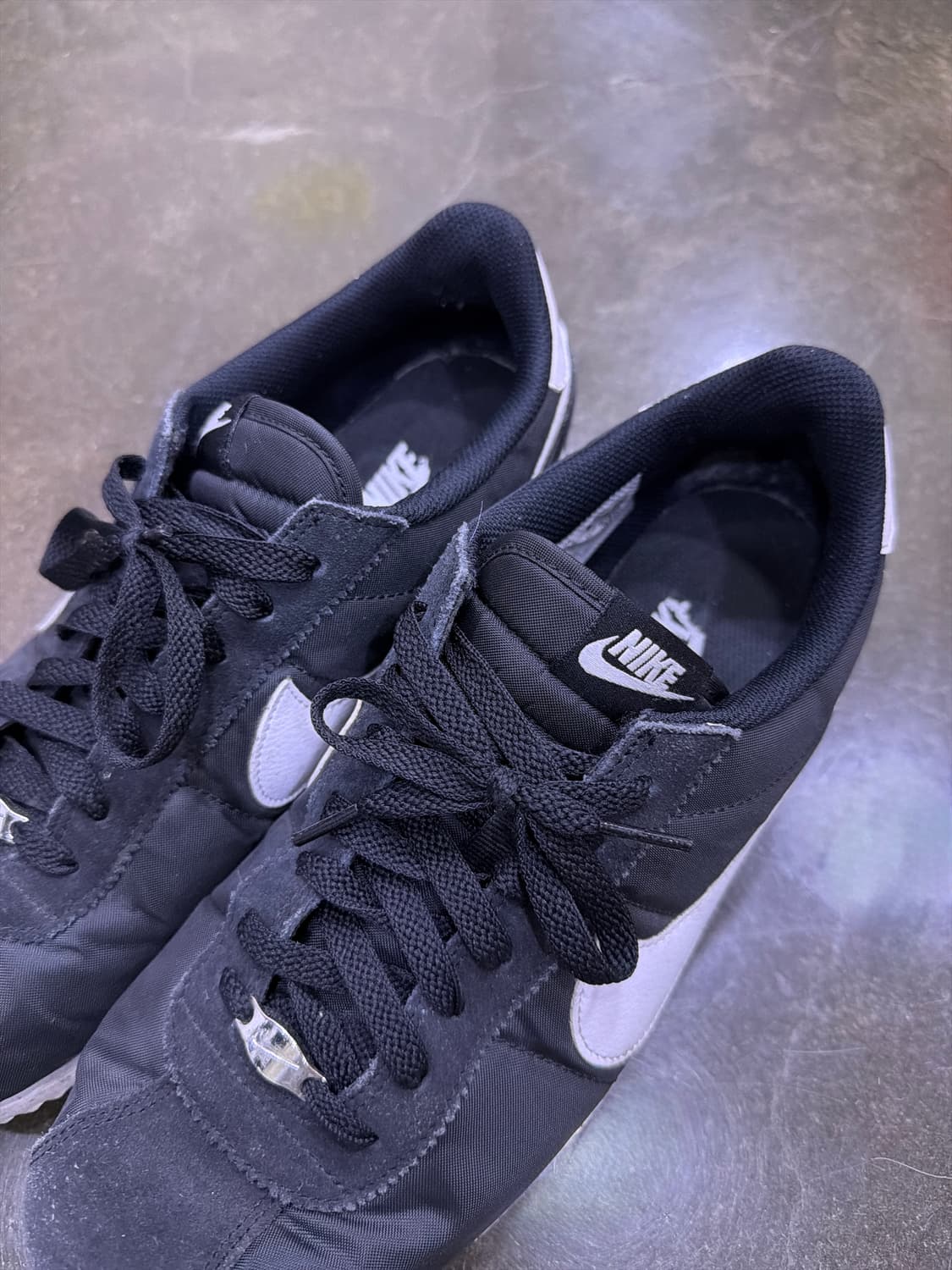 나이키 클래식 코르테즈 나일론 스웨이드 블랙 화이트 285 상품이미지4