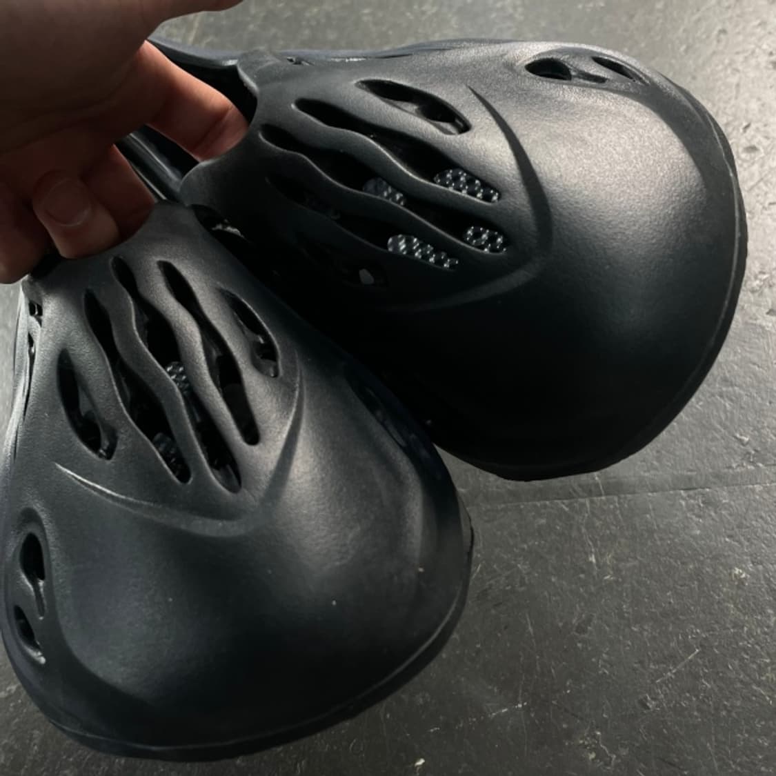 250 아디다스 이지 폼 러너 미네랄 블루 상품이미지6