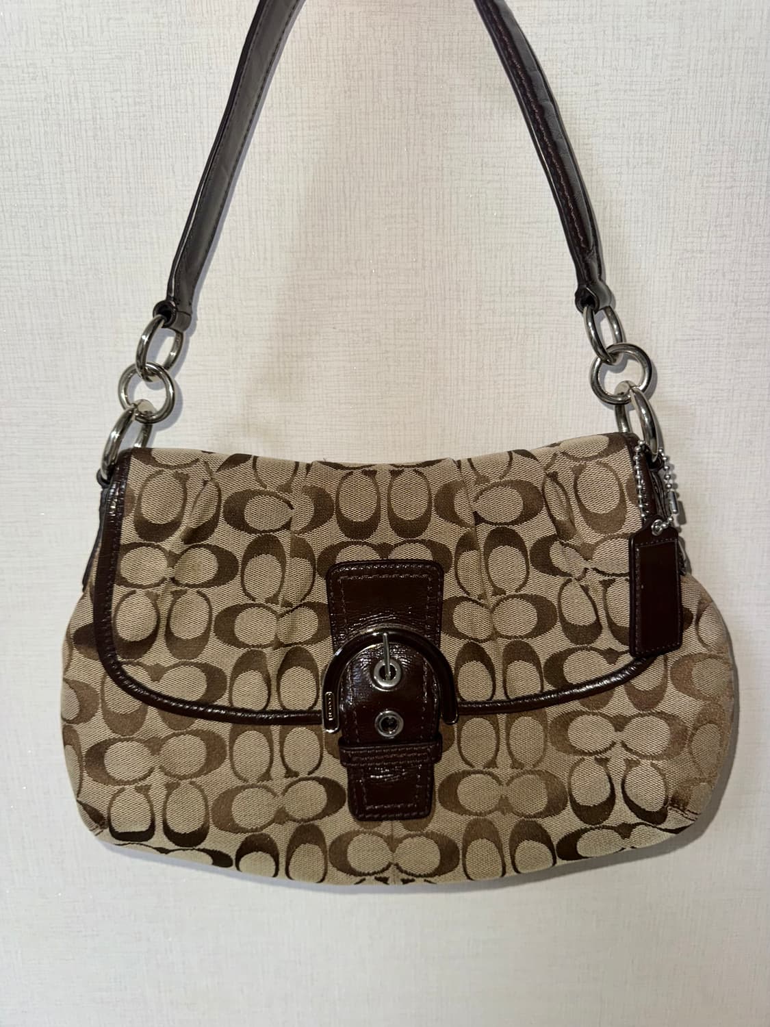 코치 소호 버클 숄더백 상품이미지4