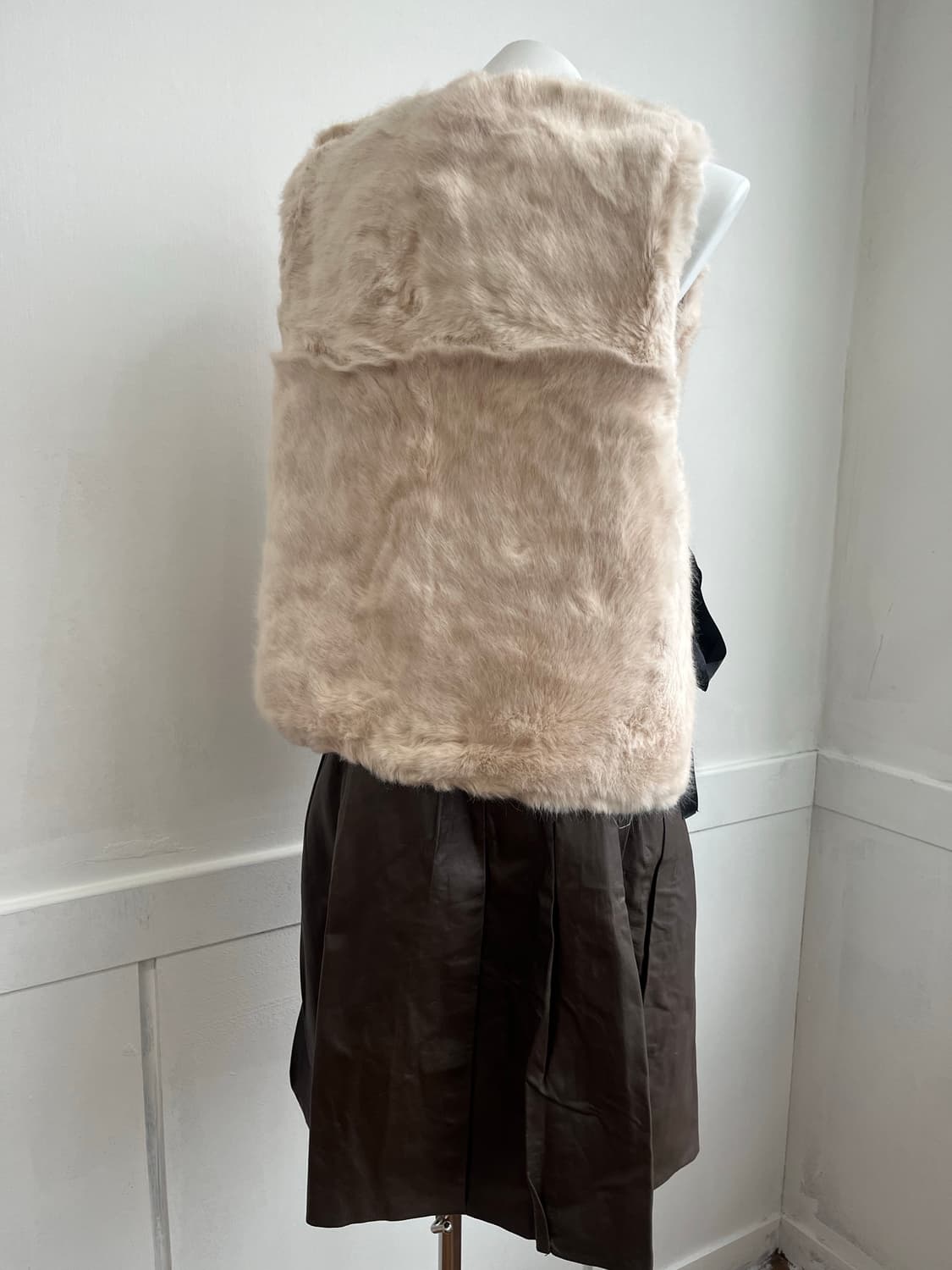 Ting Ting 옆리본 퍼 조끼 상품이미지5