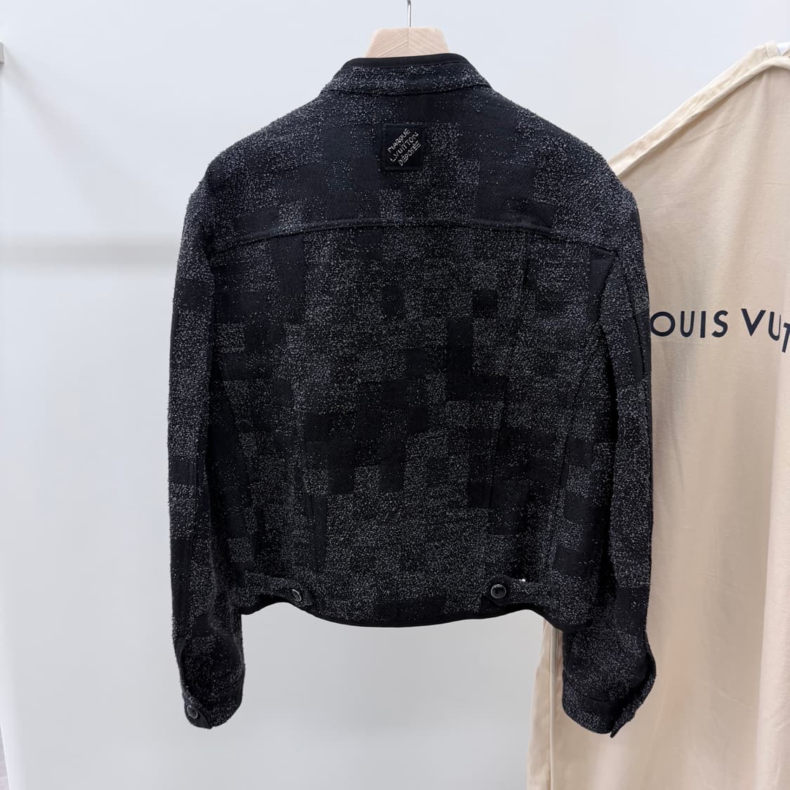 [S+급/48] 25SS 루이비통 다모플라주 부클레 데님 자켓 블랙 상품이미지4