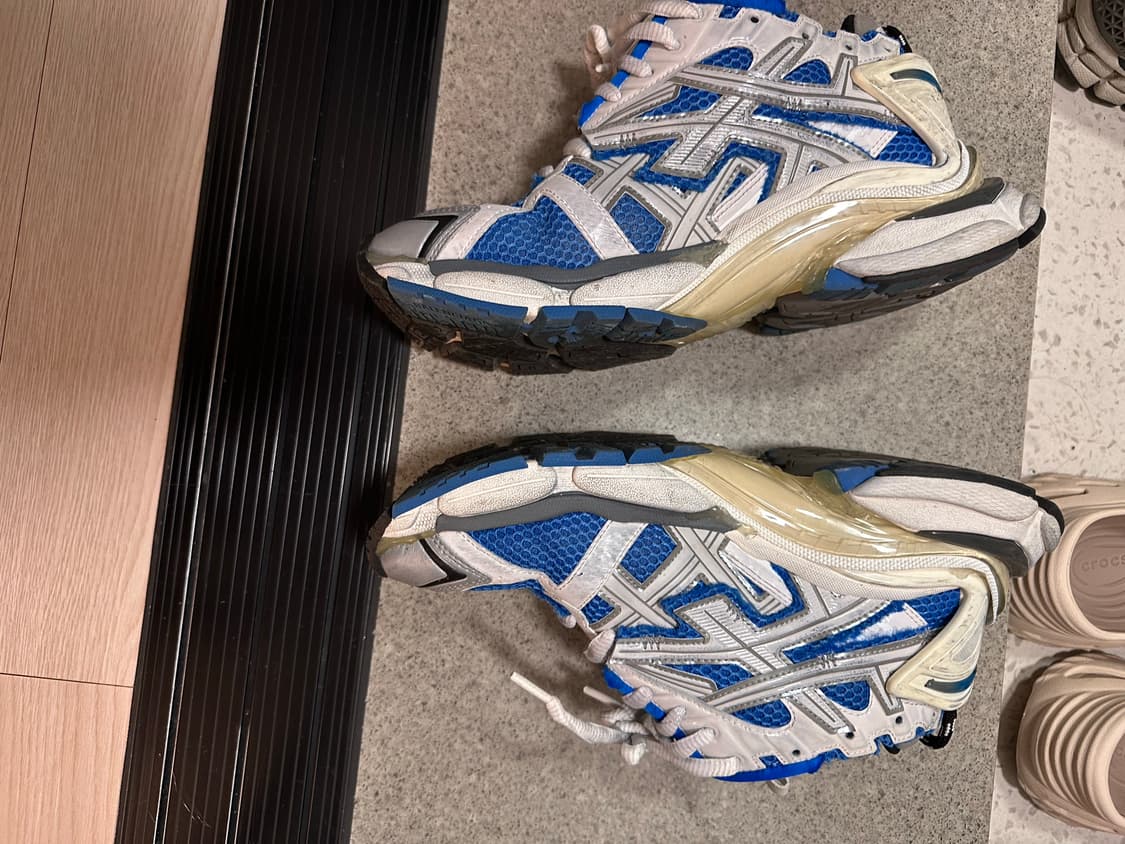 발렌시아가 뉴러너 블루 42사이즈 판매 상품이미지2