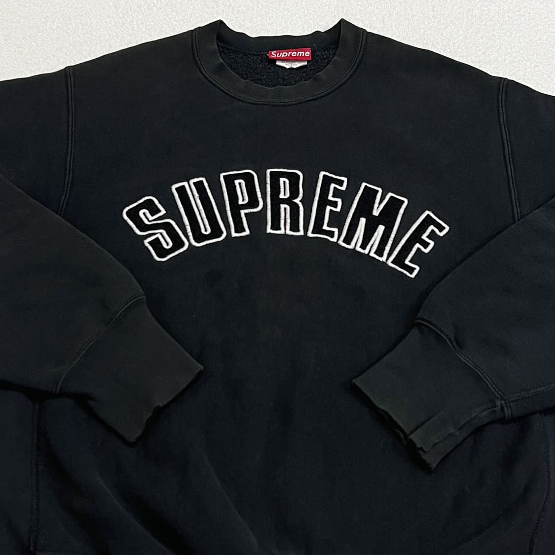 슈프림 90s 아크로고 크루넥 블랙 상품이미지2