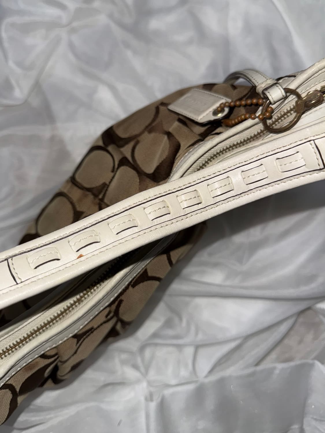 코치 시그니처 숄더백 상품이미지5