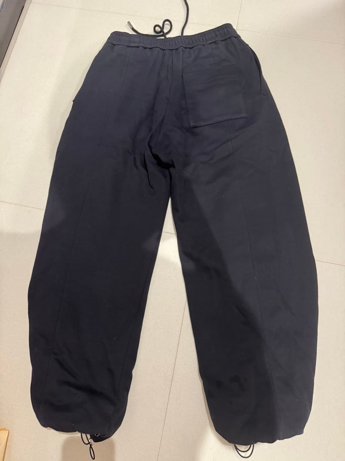 우영미 23fw 스웻 팬츠 판매합니다 상품이미지3