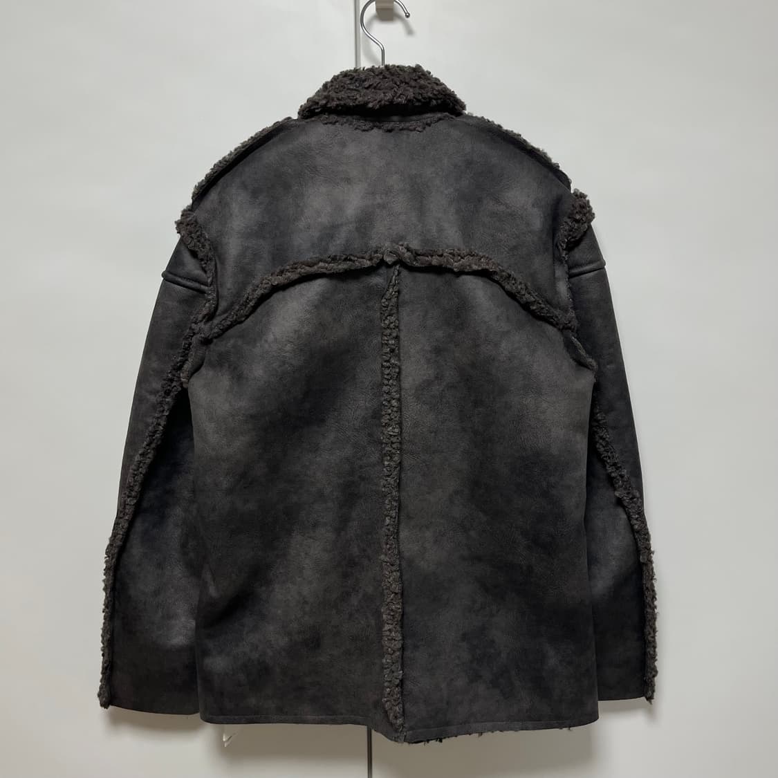 [F]퍼버즈 25fw Cut Line 무스탕 자켓 상품이미지2