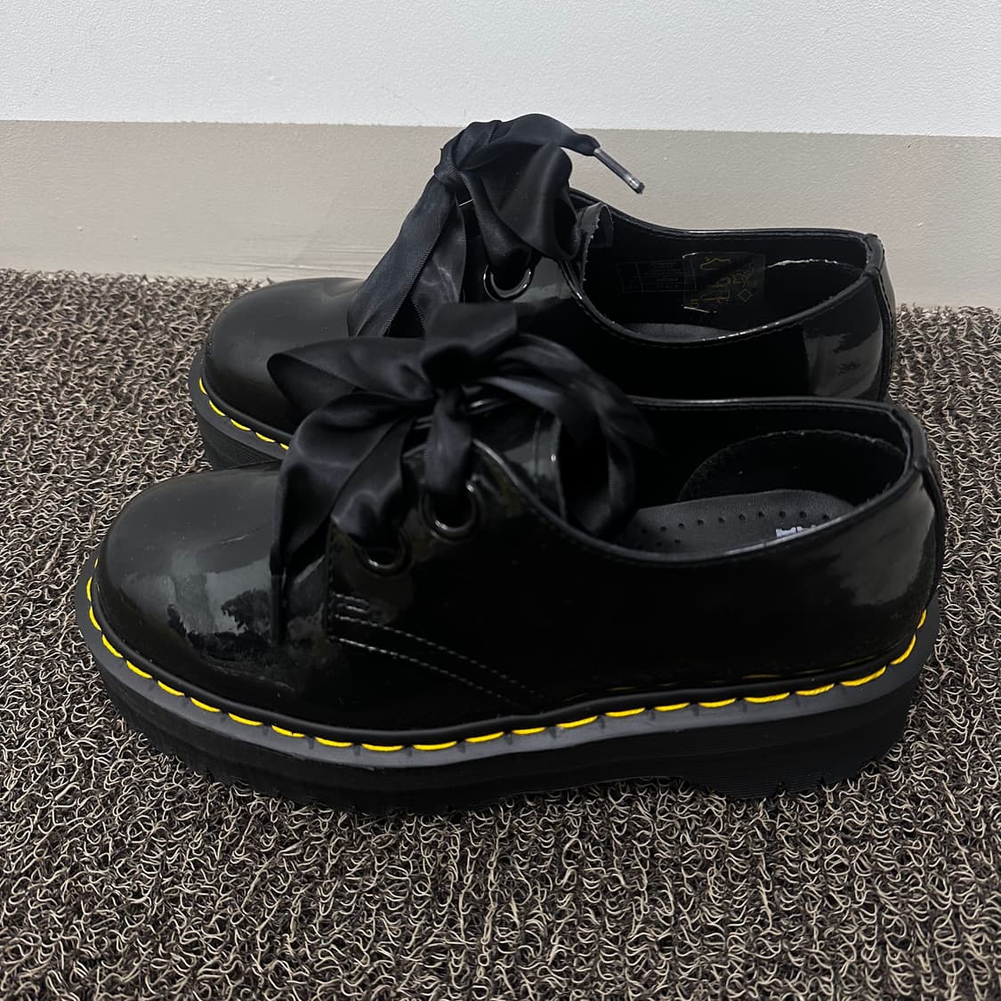 닥터마틴 여성 홀리 페이턴트 UK 6 (250사이즈) 상품이미지3