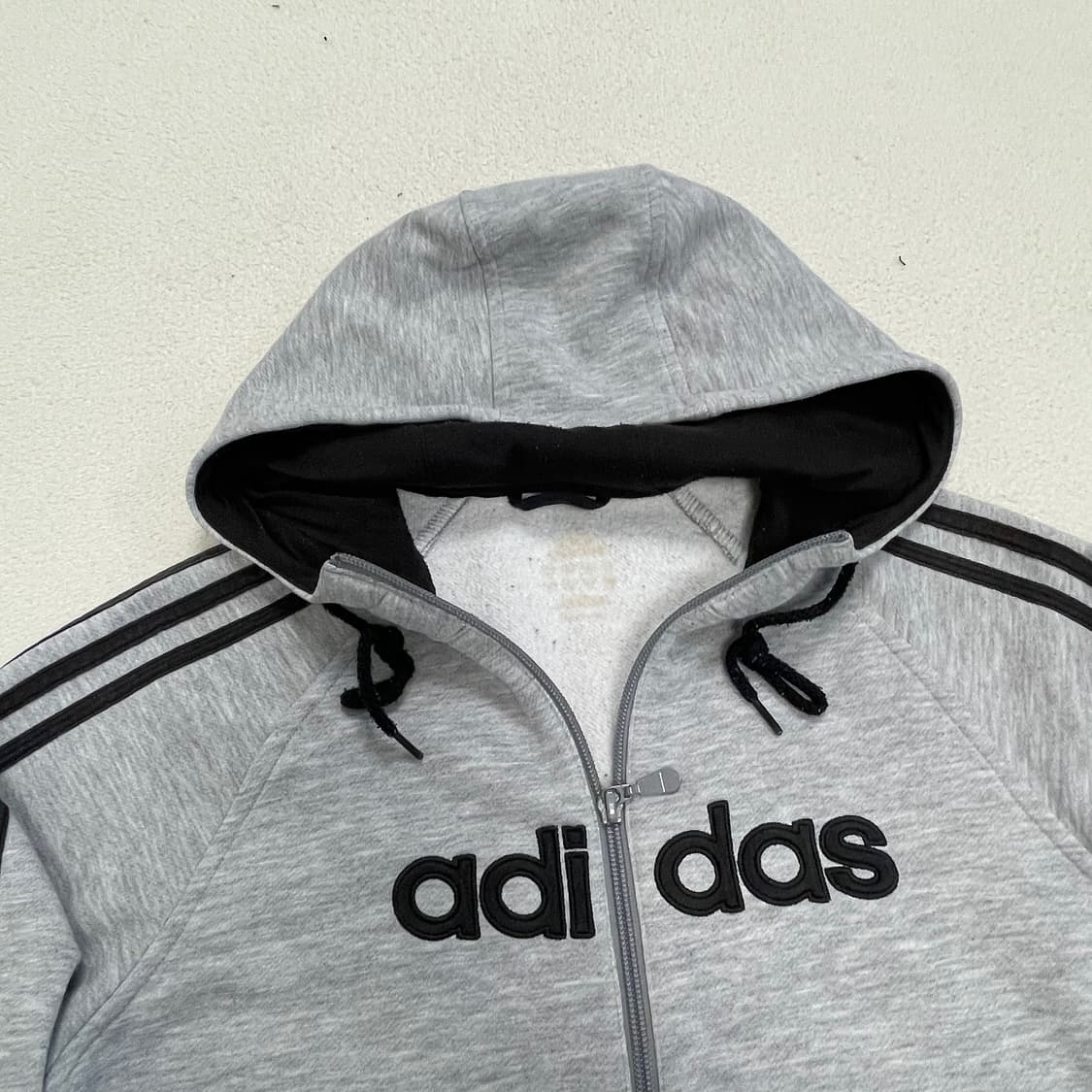 Adidas grey hood zip-up 상품이미지5