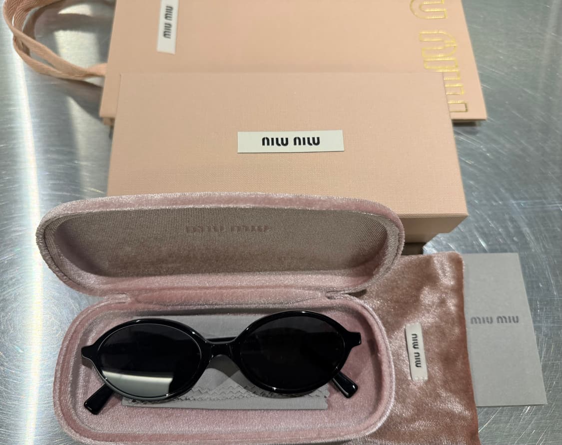 미우미우 리가드 선글라스 올블랙 미착용 풀박 상품이미지3
