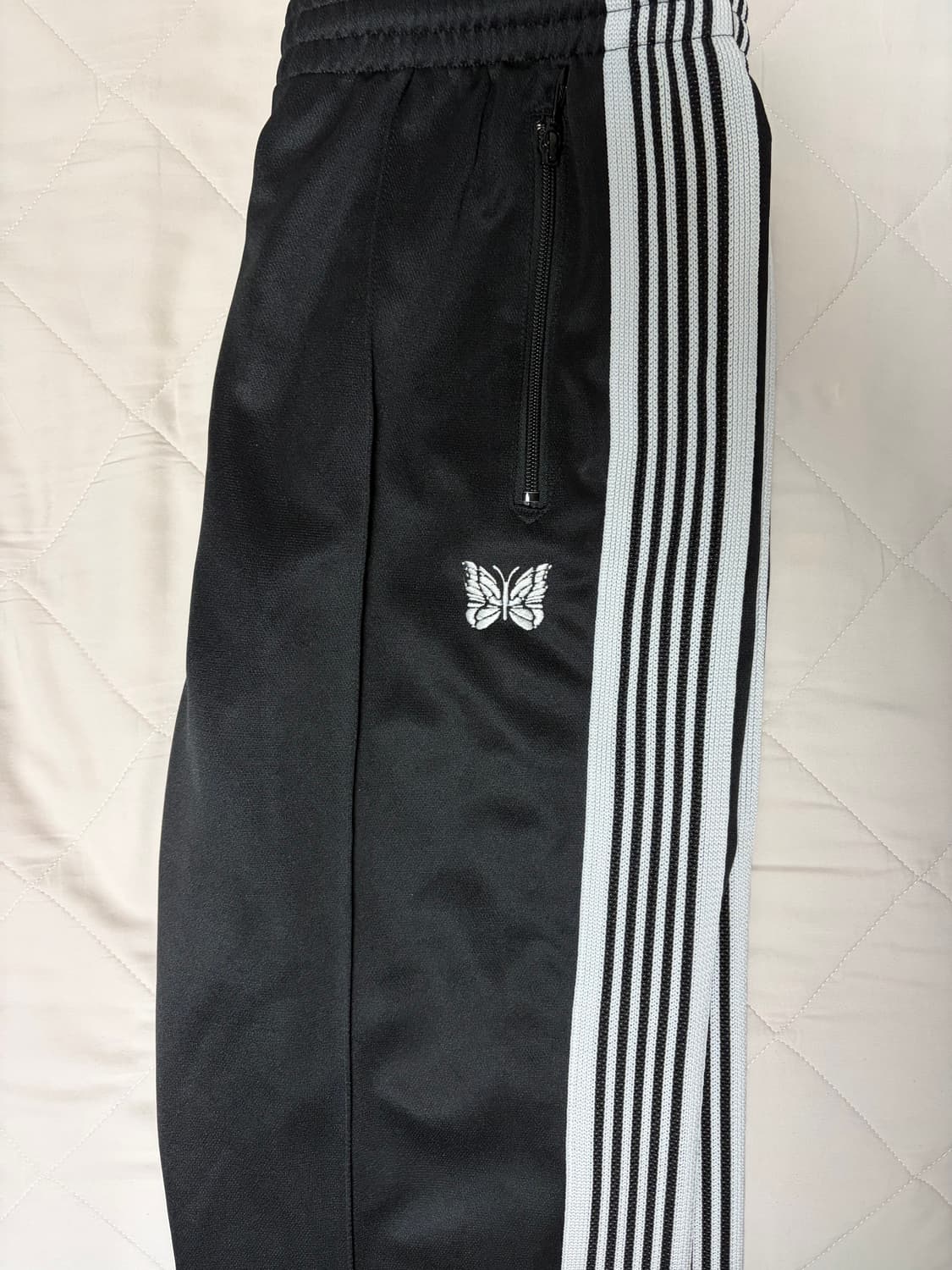 [M]니들스 트랙팬츠 검흰 스트레이트 핏 상품이미지1