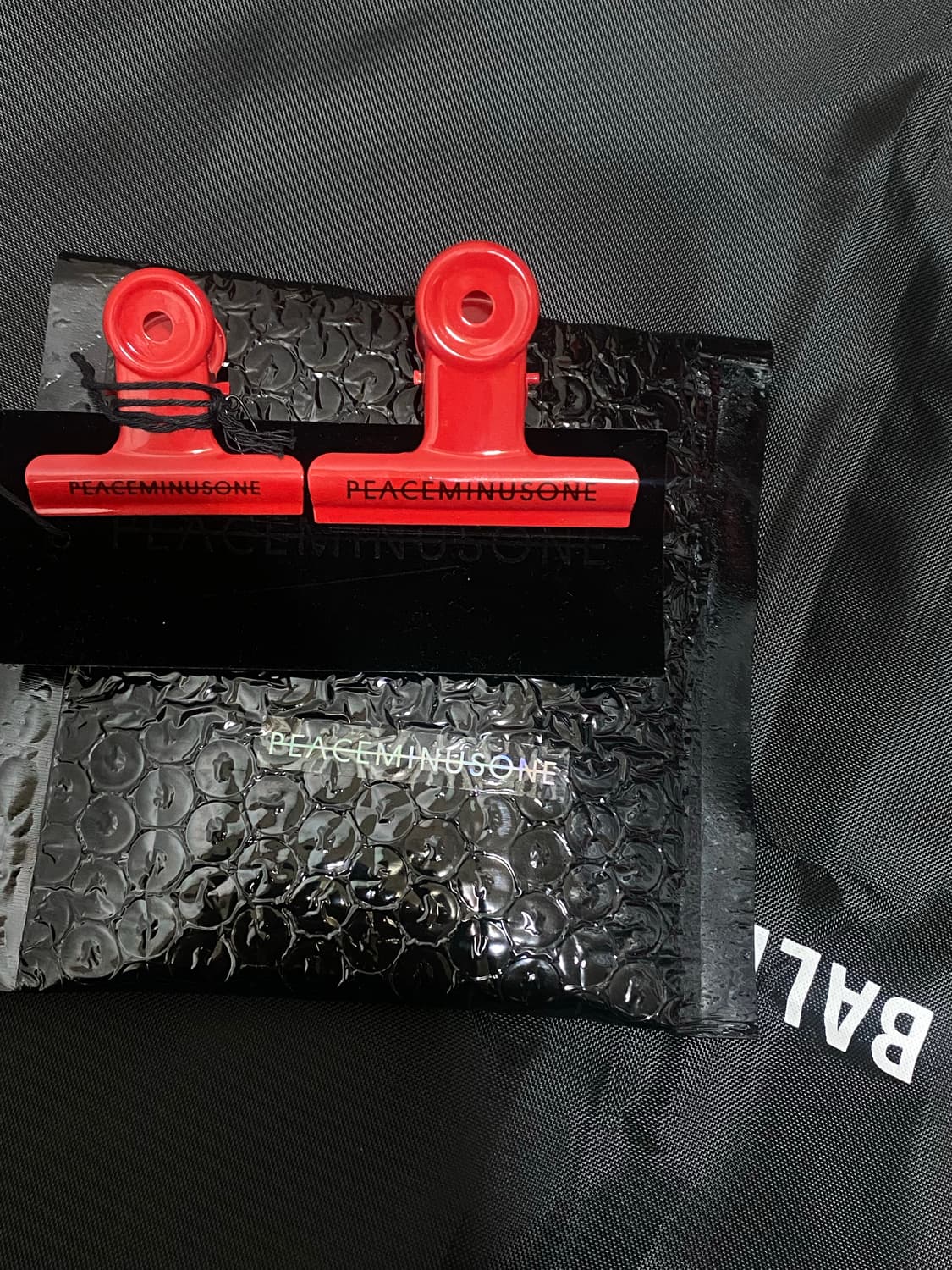 피스마이너스원 레드 클립 상품이미지1