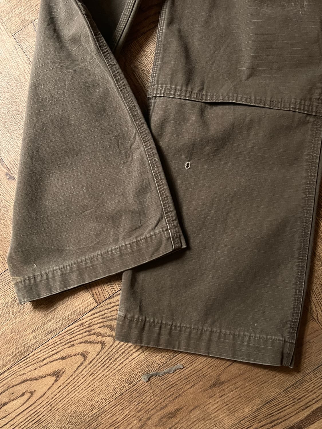 [32]칼하트 USA 더티워싱 다크커피 립스탑 더블니 워크 카고 팬츠 상품이미지5