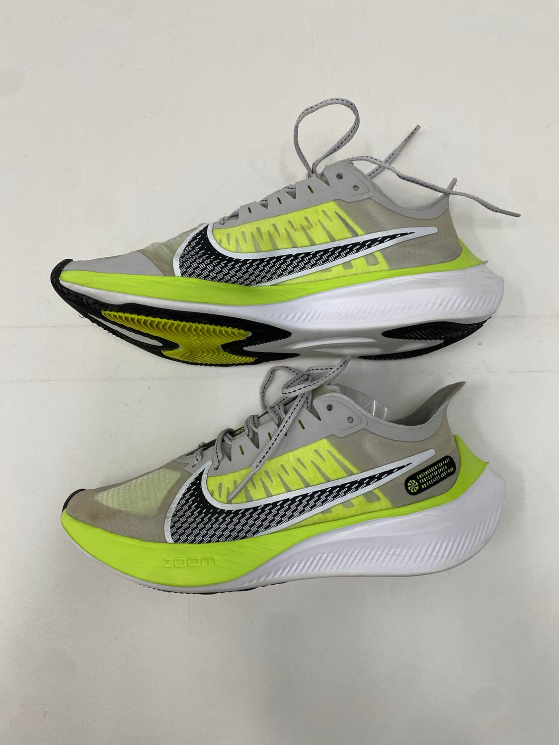 나이키 줌 그래비티 런닝화 회색/형광 255 (245추천) 상품이미지3