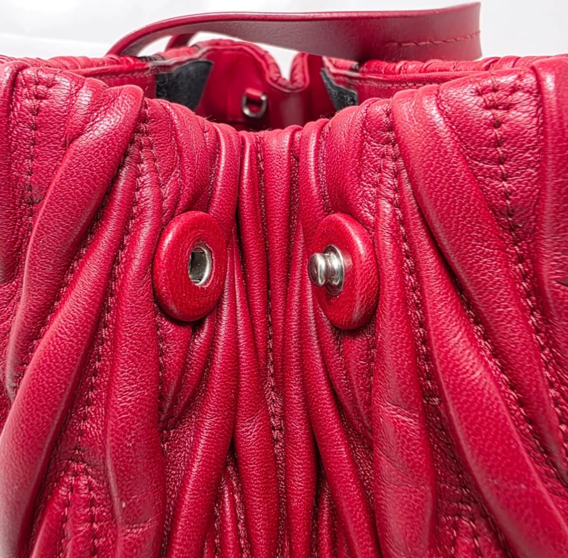 정품 미우미우 마테라쎄 토트백 상품이미지8