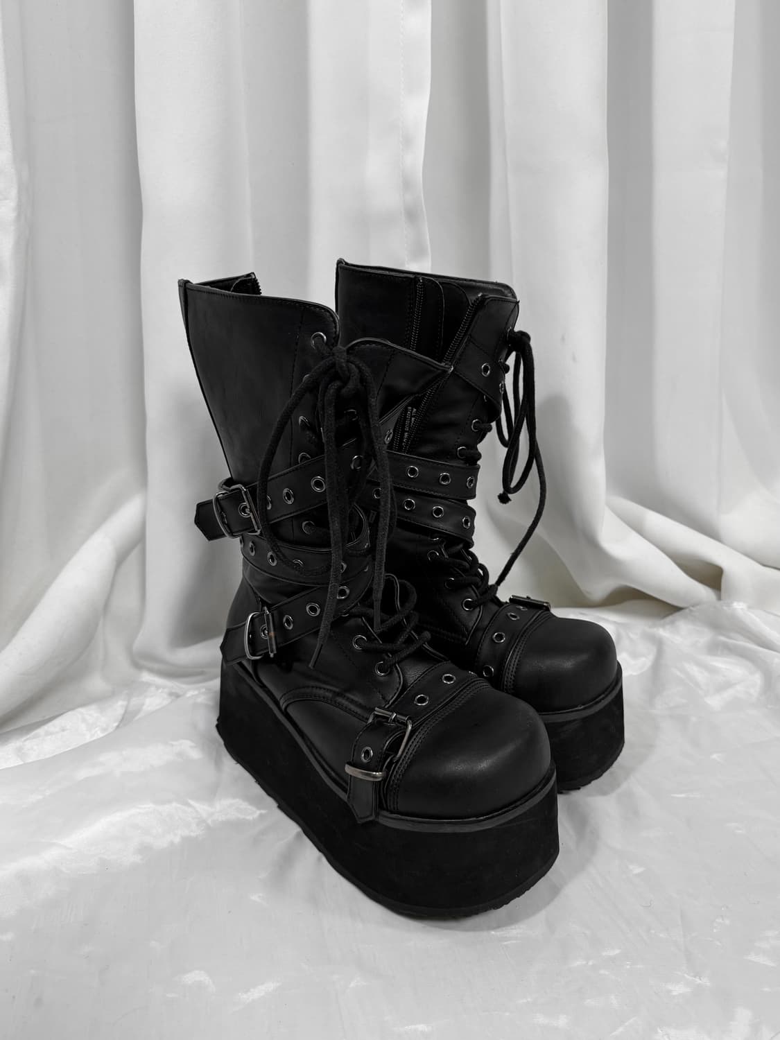 demonia buckle boots 상품이미지1