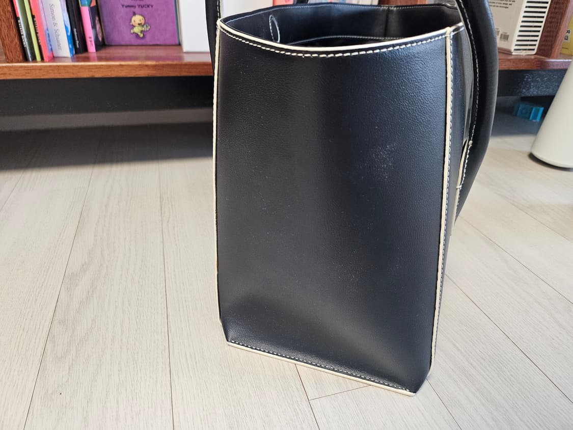 폴뉴아 블랙 스티치 바스켓백 새상품 상품이미지5