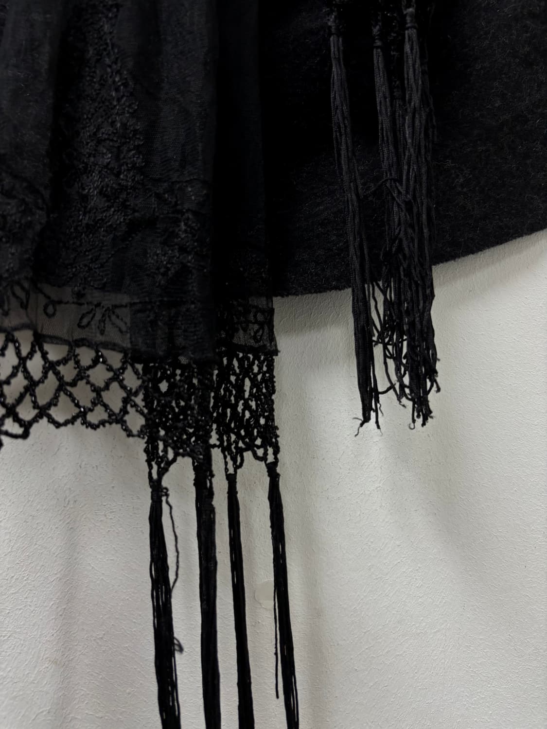 “Vintage” Black Scarf 상품이미지3