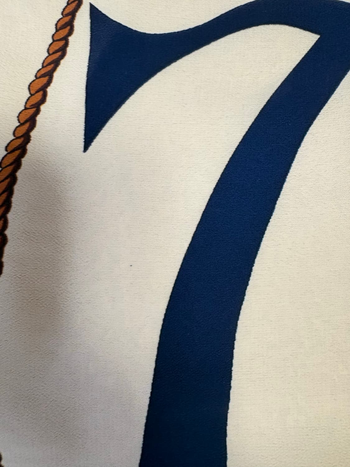 까르띠에(Cartier) 빈티지 더블C 로고 실크 스카프 상품이미지9