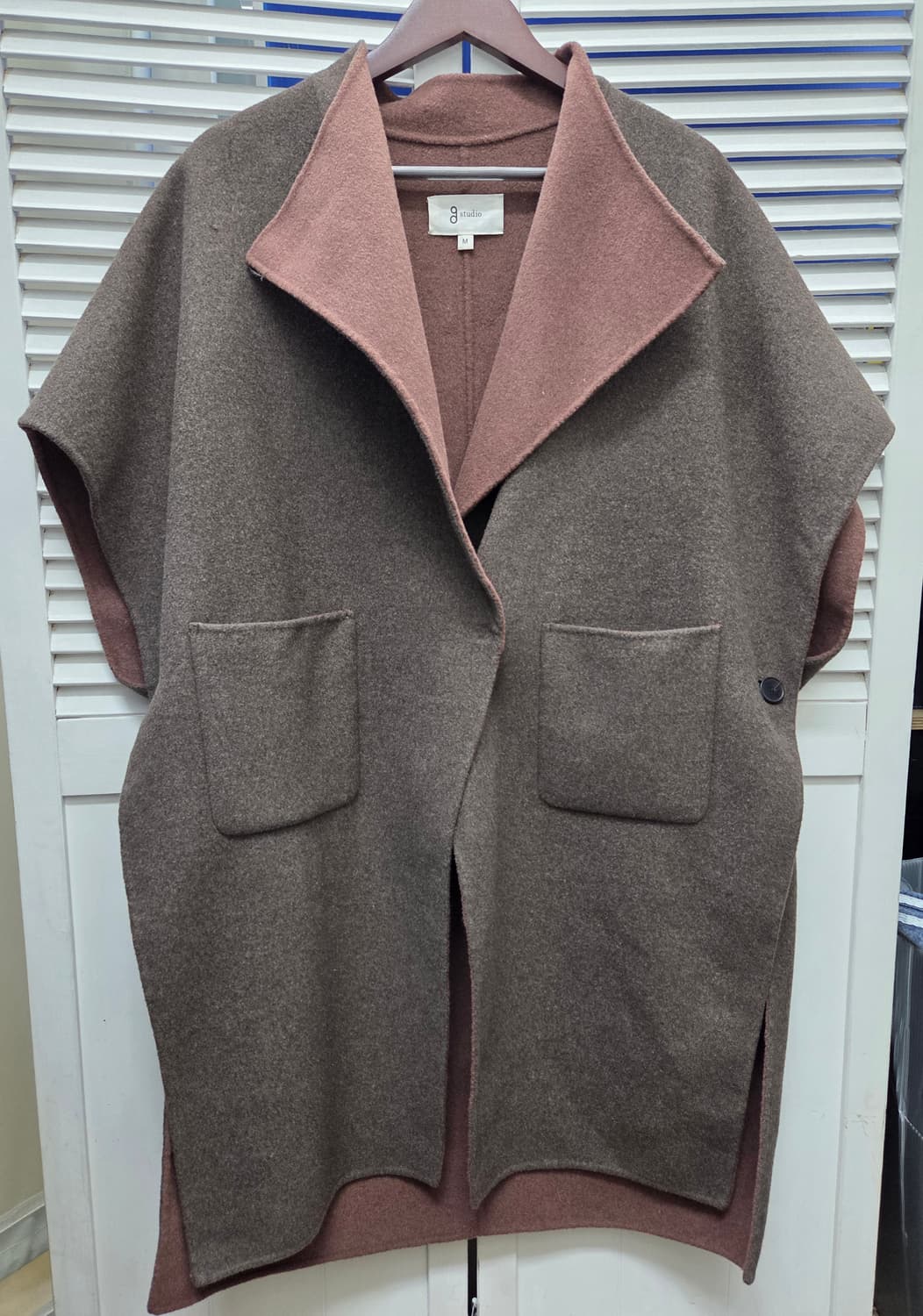 지스튜디오 지춘희 울 케이프 코트 상품이미지1