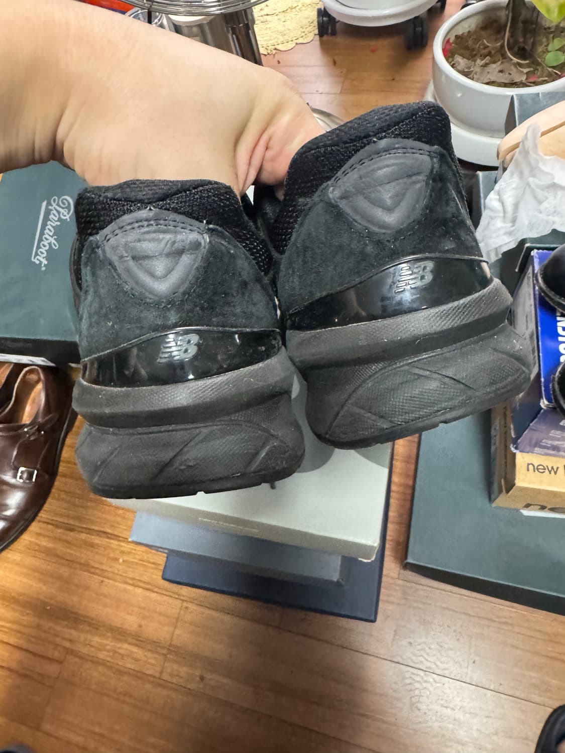 뉴발란스 990v5 트리플블랙 270   상품이미지3