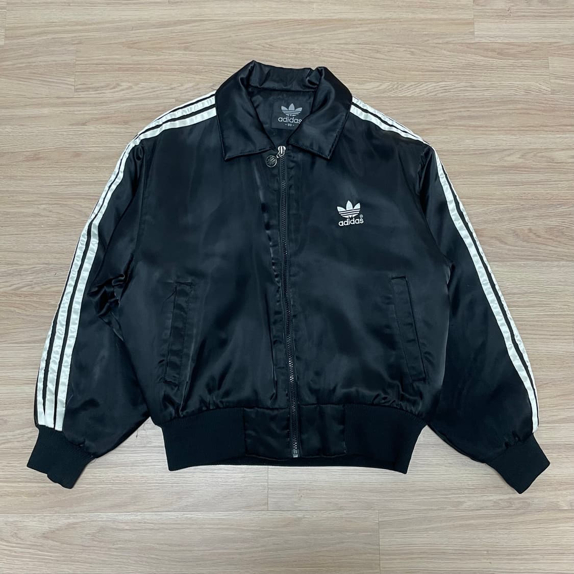 아디다스 90’s 빅로고 봄버 점퍼 상품이미지1