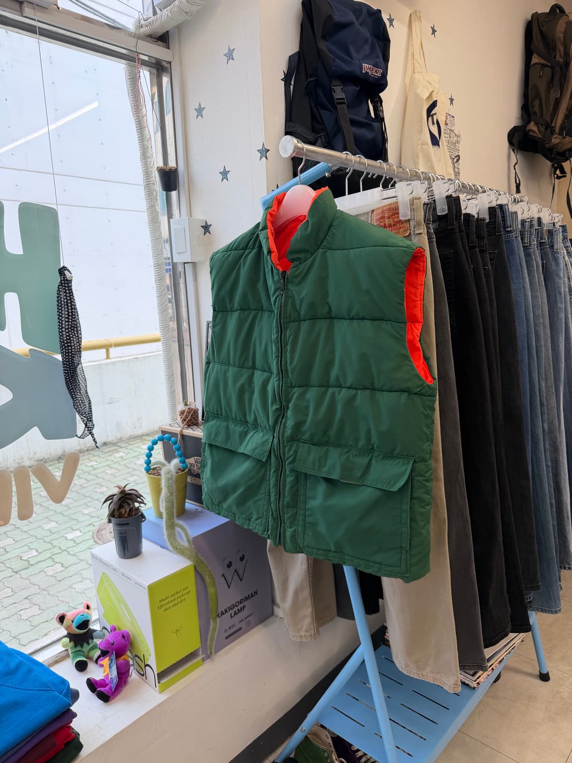 A frost line down vest 상품이미지1