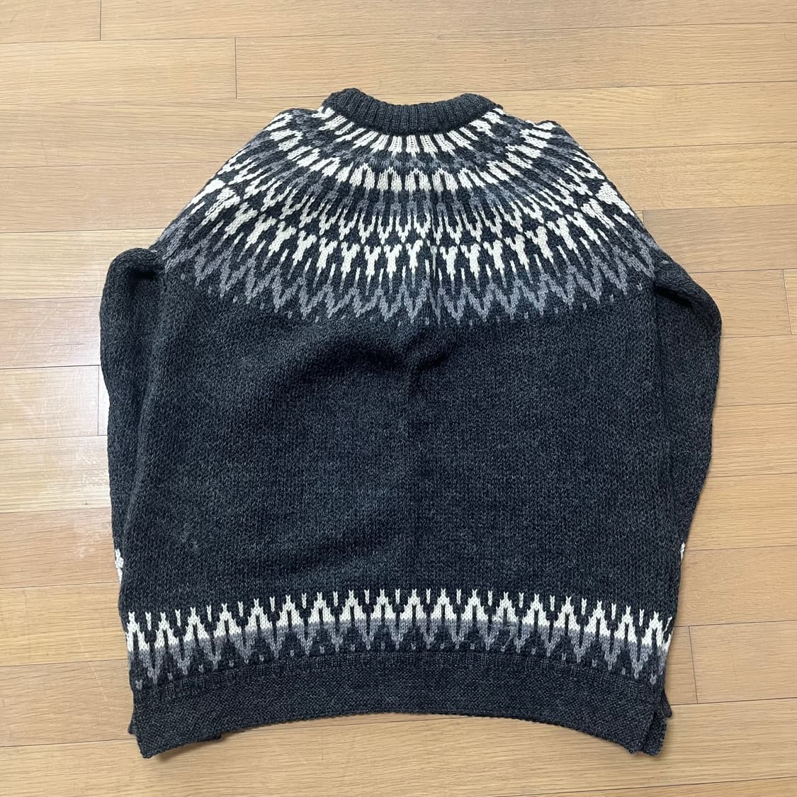 건지울른스 피셔맨 노르딕 스웨터 차콜 상품이미지2