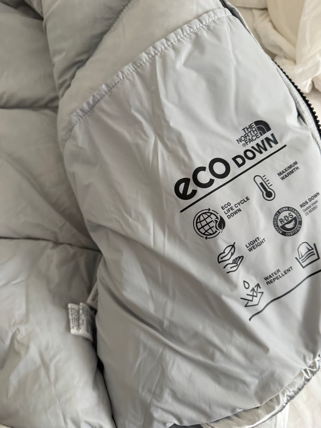 노스페이스 눕시 숏패딩 실버 S (85) 상품이미지8