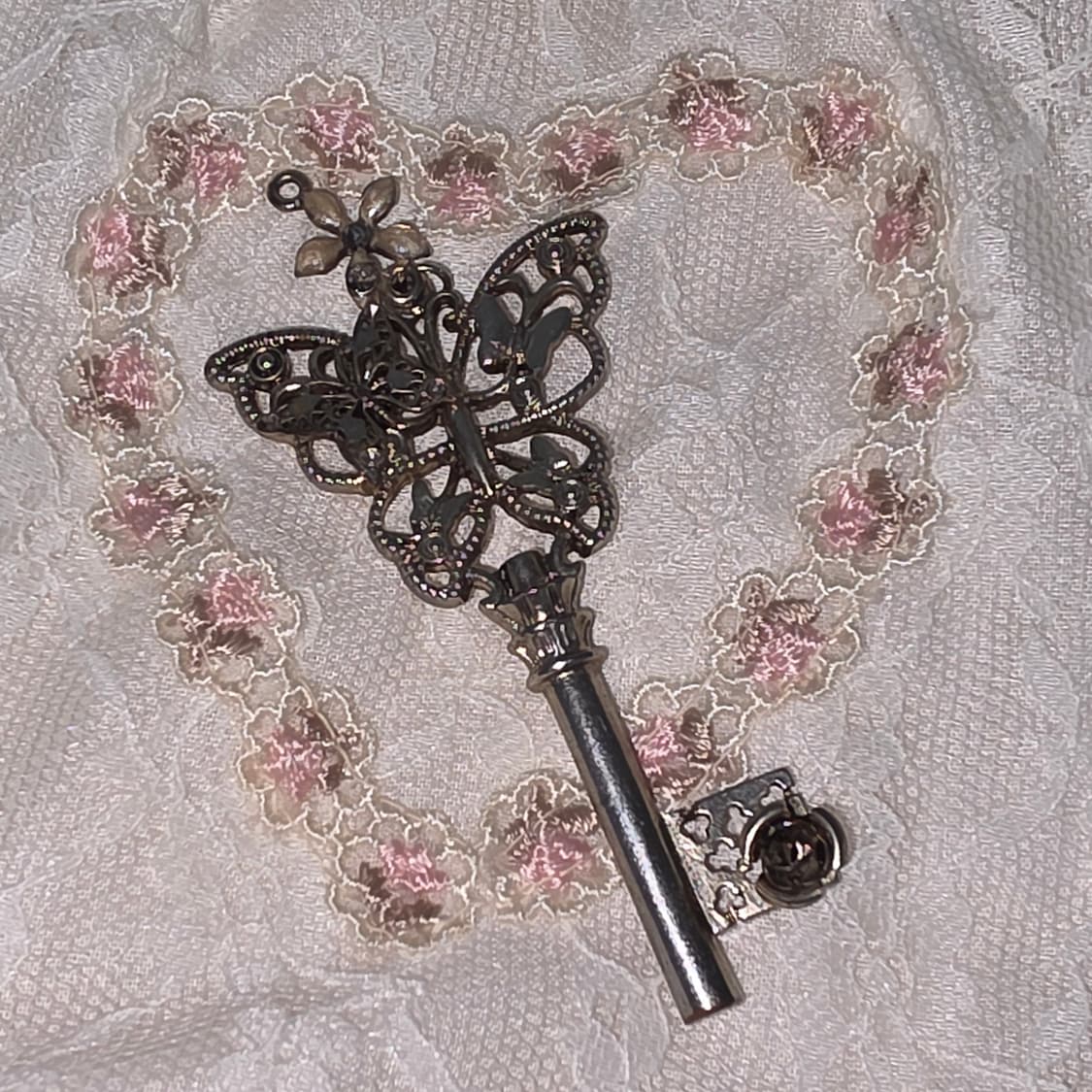 엑시즈팜 일본빈티지) 나비 플로럴 열쇠 목걸이 부자재 팬던트 상품이미지1