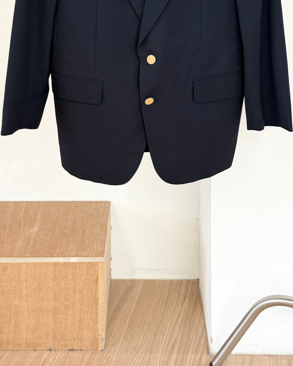 이브 생 로랑 네이비 골드 버튼 블레이저 상품이미지5