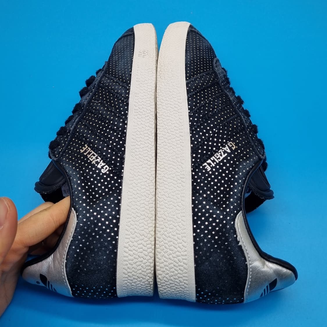 아디다스 가젤 블랙실버메탈릭 스니커즈225. 상품이미지5