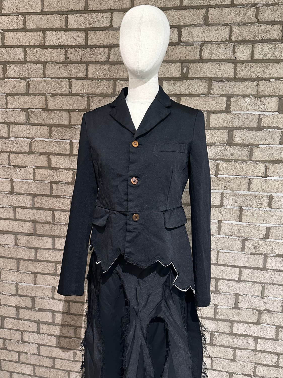 꼼데가르송 블랙  컷오프 자켓 상품이미지1