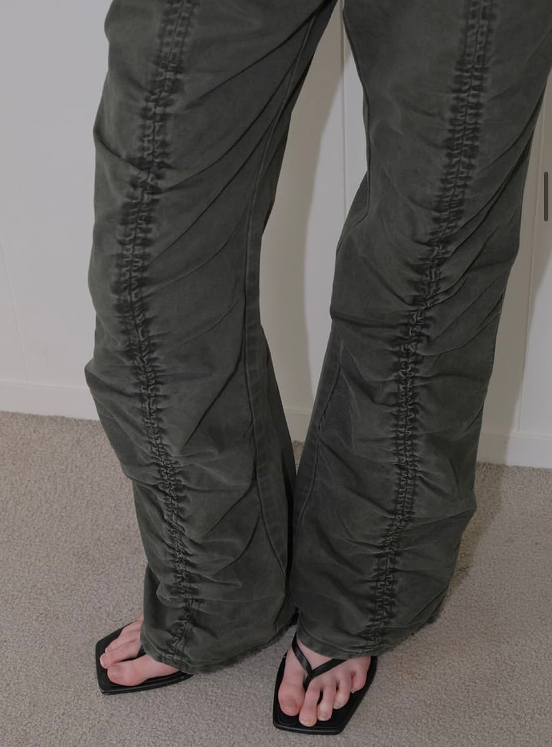 C SHIRRING DETAIL PANTS_KHAKI 상품이미지4