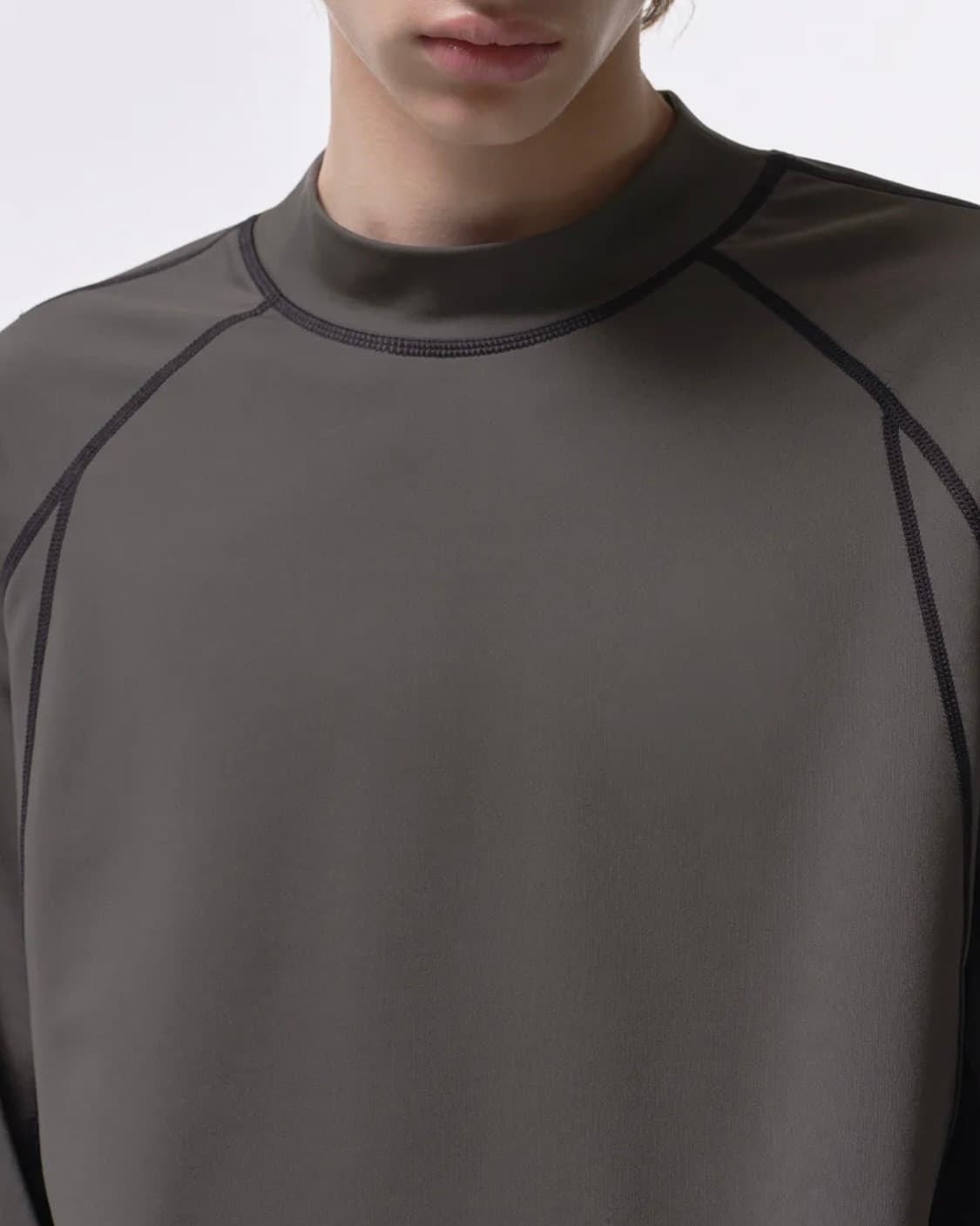 [새상품] 무신사스탠다드 시티 레저 모크넥 상품이미지2