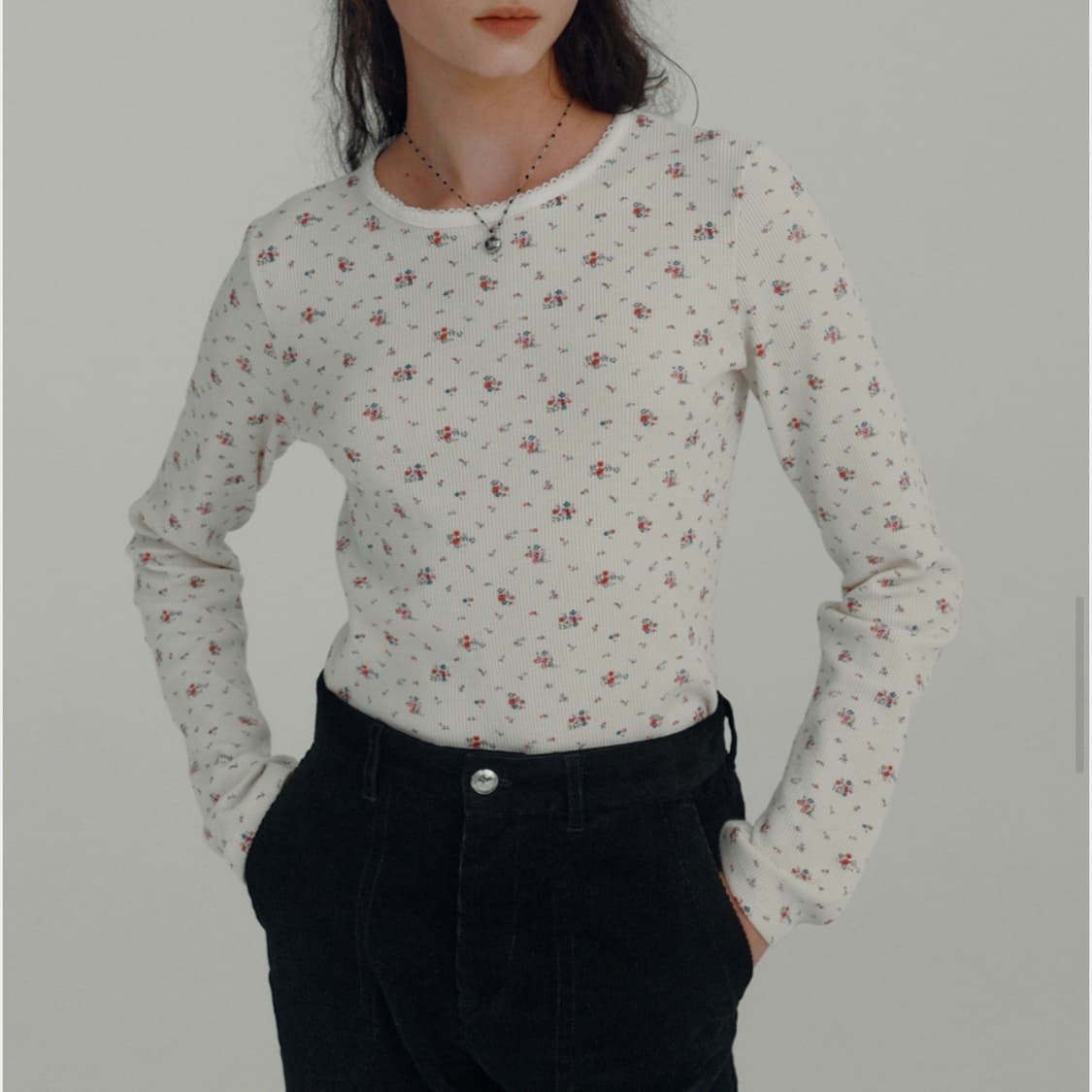 카티지하우스 Point neck slim t-shirt. Ivory 상품이미지1