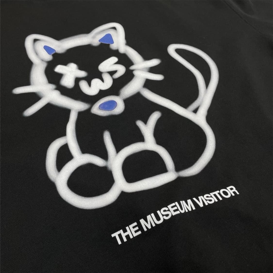 TWS x 더뮤지엄비지터 콜라보 블랙 고양이 프린팅 맨투맨 L 상품이미지4