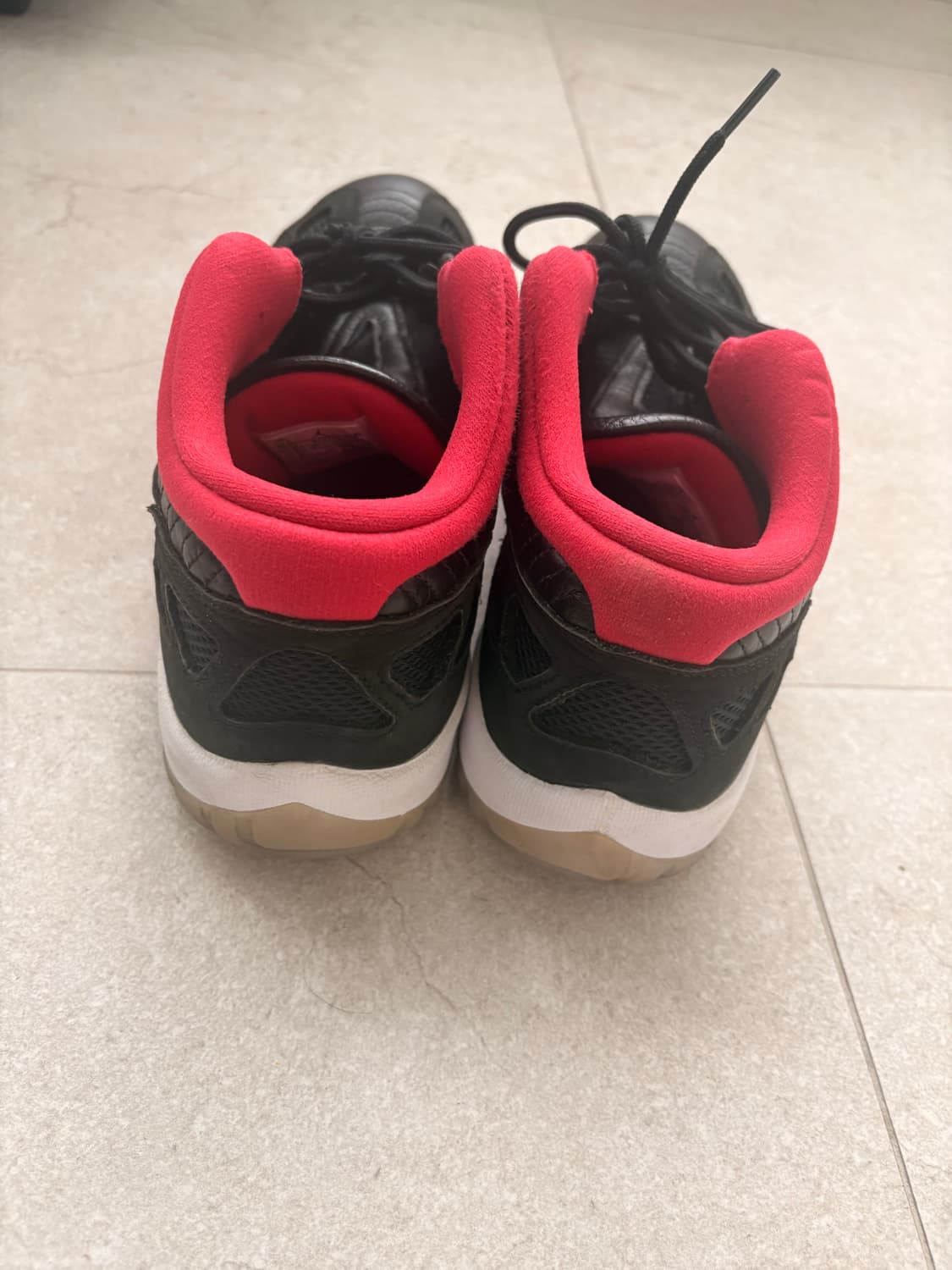 285)조던 11 레트로 로우 IE 브레드 상품이미지3