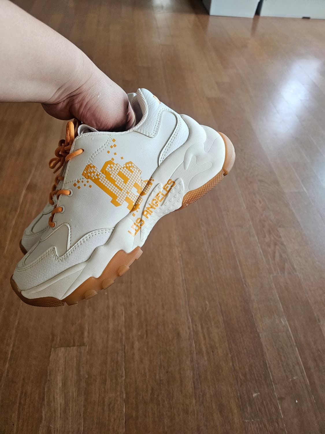 (2회착용)MLB 빅볼청키 픽셀LA 상품이미지2