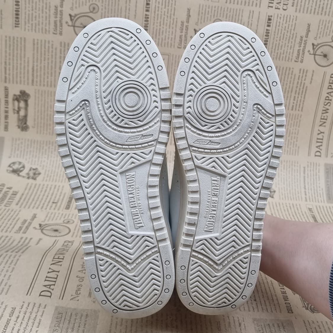 트루릴리젼 레더 여성스니커즈230 상품이미지3