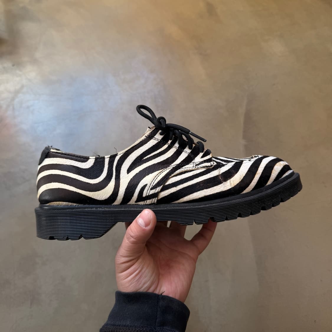 21시즌 슈프림 닥터마틴 송치 지브라  상품이미지2