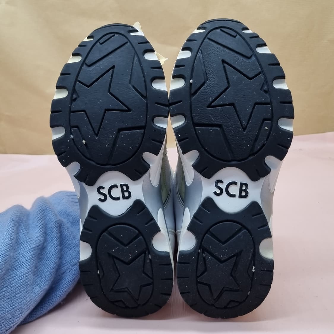 슈콤마보니 운동화225 상품이미지3