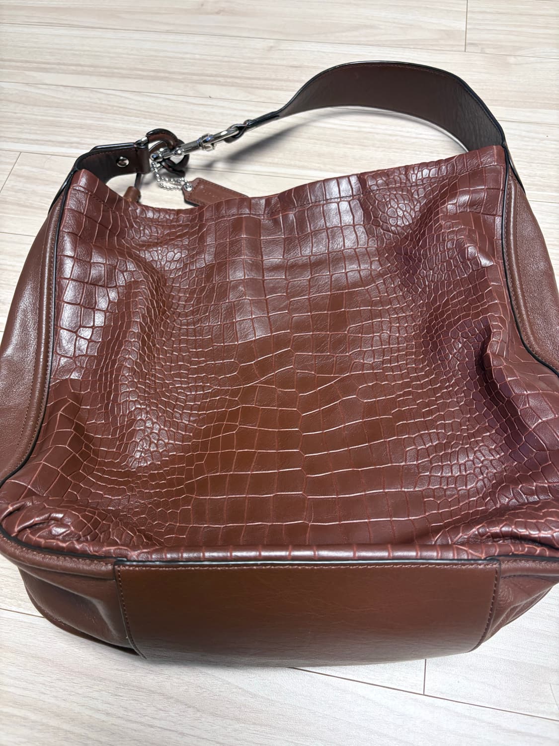 코치 애버리 엠보 크록 호보백 상품이미지5