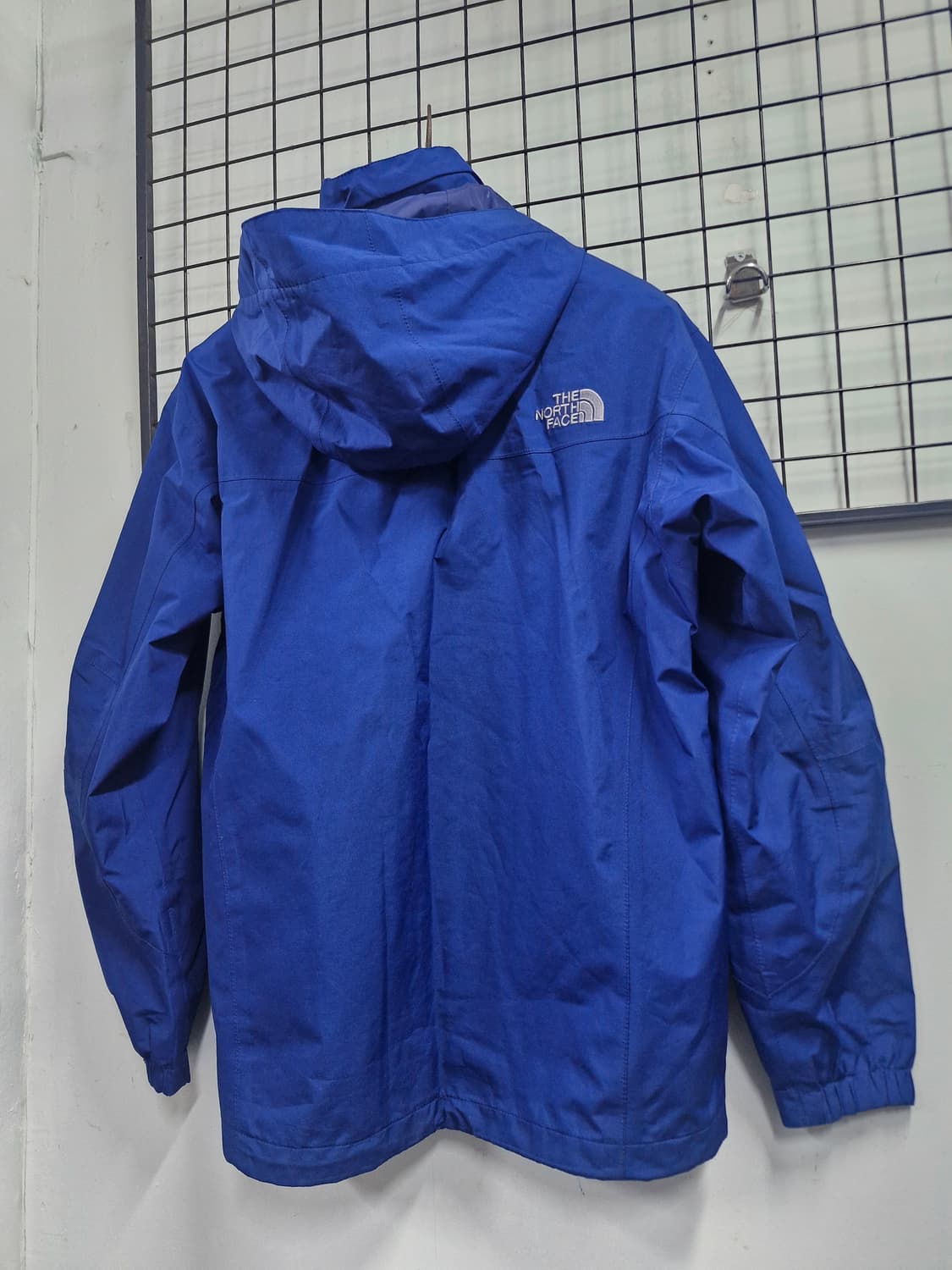 100L 노스페이스 남성 고어텍스 바람막이 자켓. 상품이미지8