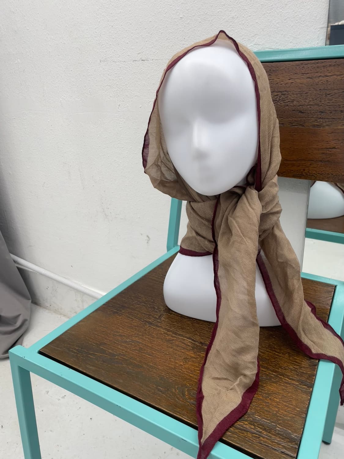 베이지 브라운 레드 포인트 머플러 상품이미지2