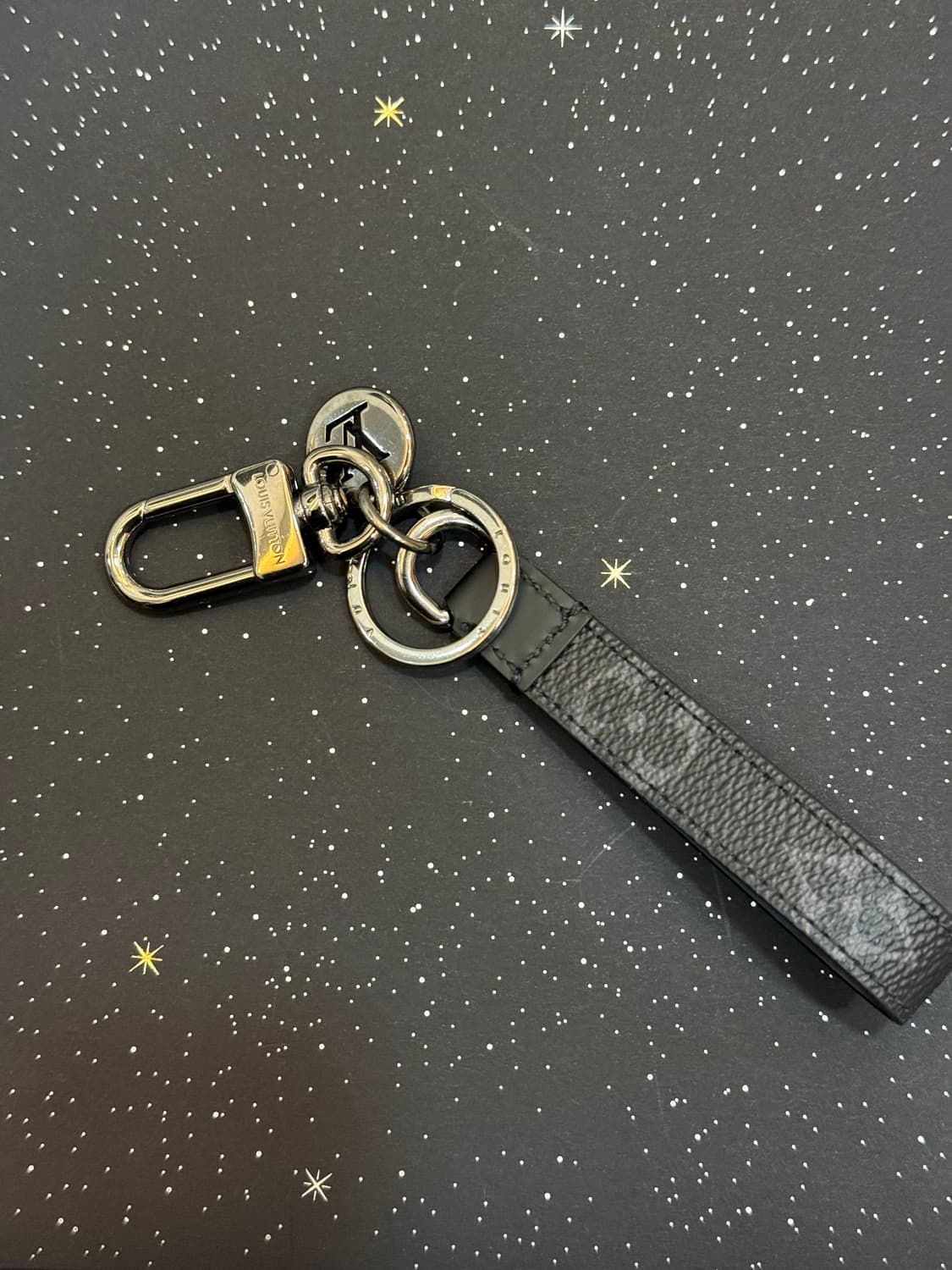 루이비통 드라곤느 백참 키링 상품이미지3